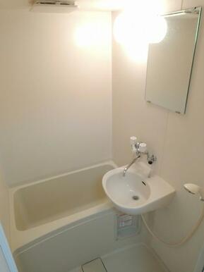 洗面一体型の浴室