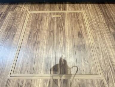 お漬物を漬けたり鍋などの季節物もしまっておける便利な床下収納！