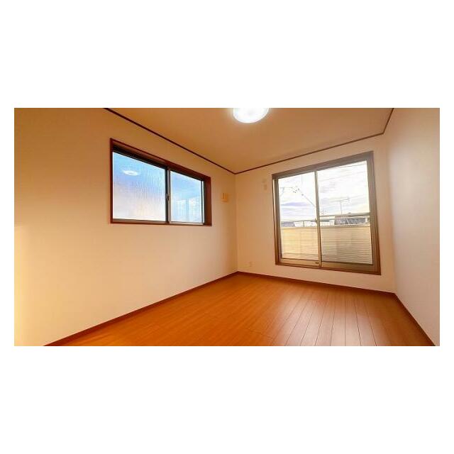「洋室」２F南側　日当たり良好