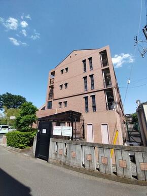 タイル貼り４階建てマンション！