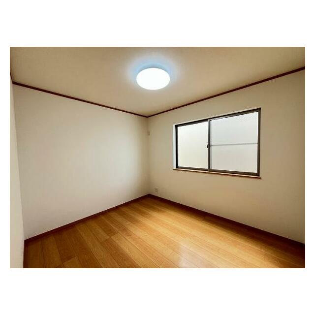 「2階中洋室」入口側からの撮影です