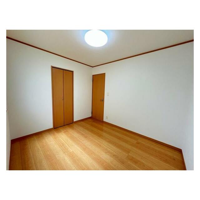 「2階中洋室」窓側からの撮影です