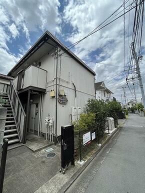 建物構造は軽量鉄骨造♪