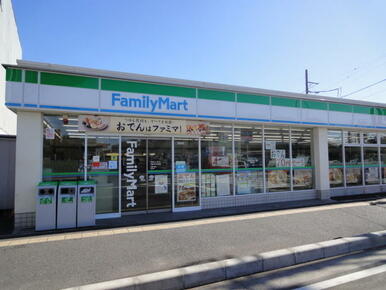 ファミリーマート六会日大駅前店