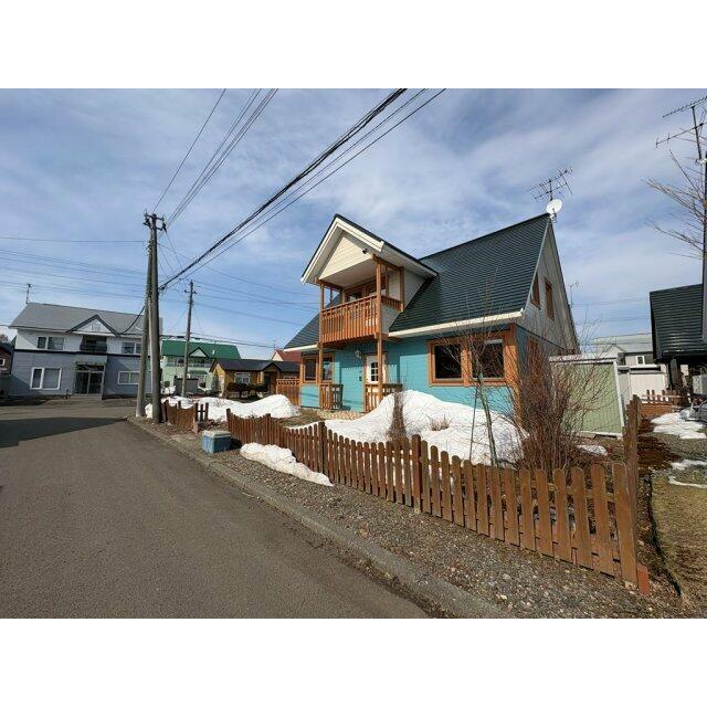 閑静な住宅地白樺町エリアに佇む邸宅♪