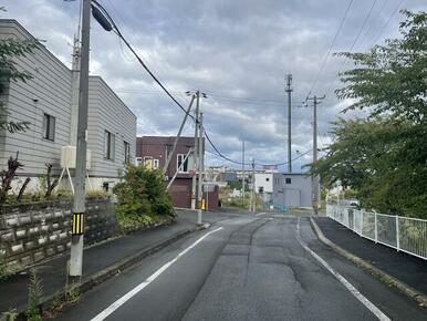 河川側の１０ｍ道路写真　札幌の不動産売却はダイワビル管理にお任せください！