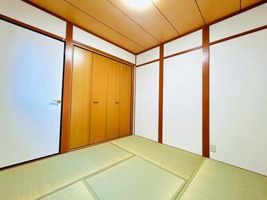 「2階和室」別角度からのお写真です。