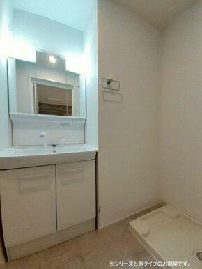 脱衣スペースもあります