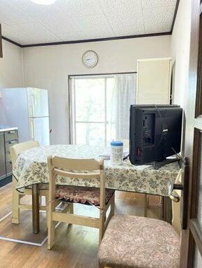 陽の光が沢山入り、気持ちよく朝ごはんが食べれるダイニング♪