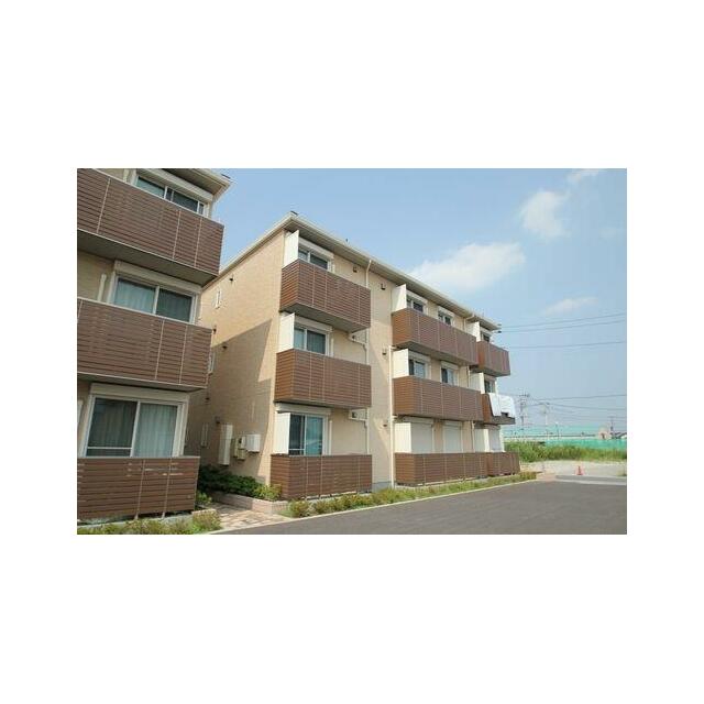 軽量鉄骨造３階建て