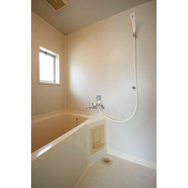 【浴室】窓あります。