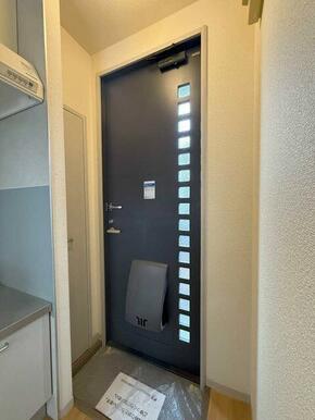 玄関横にはシューズボックスを設置