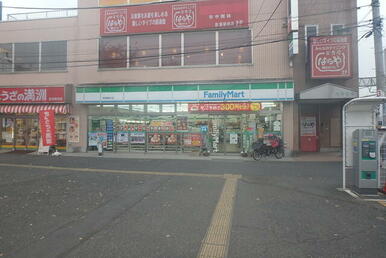 ファミリーマート 若葉駅東口店