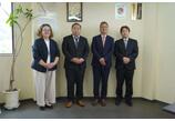 情報提供会社
