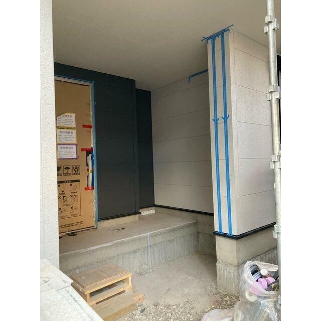 訪問者に物件の印象を決定づけるエントランス（1号棟）