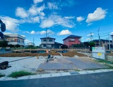 八街市富山　新築一戸建て　※現地撮影写真です。