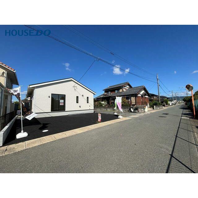 広々とした前面道路