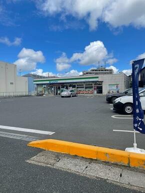 ファミリーマート　船橋三山八丁目店