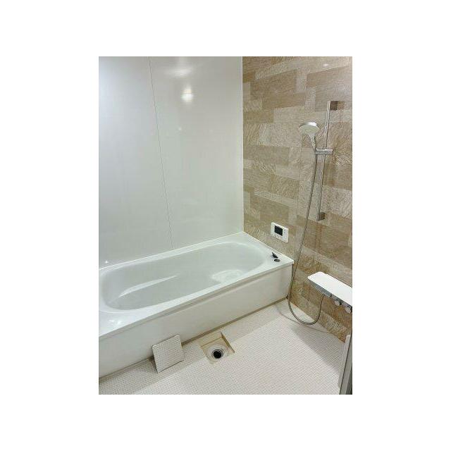 洗い場が少し広い1618タイプのユニットバス！TOTOのほっカラリ床で浴槽は魔法びん浴槽！