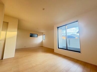 リラックスできる場所だからリビングは家具＆レイアウトにこだわりたい！（2号棟）