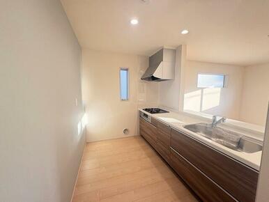 使い勝手のいいカウンター式はもはやキッチンの主流（1号棟）