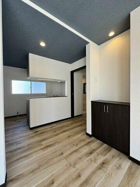 小物置きスペースもあります。