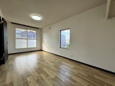 南西向き日当たり良好です。