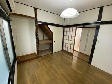 使い勝手のいい洋室です