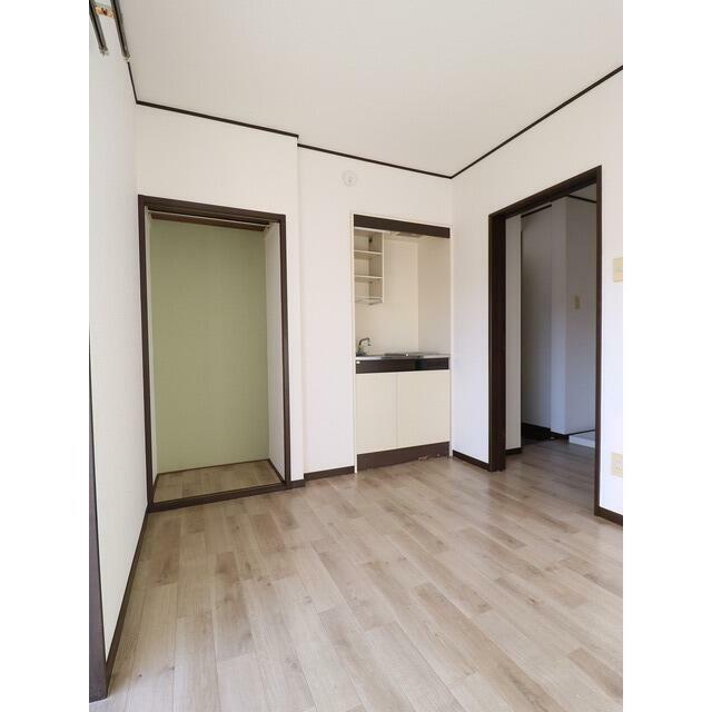 癒しをテーマに壁紙・床を選びました