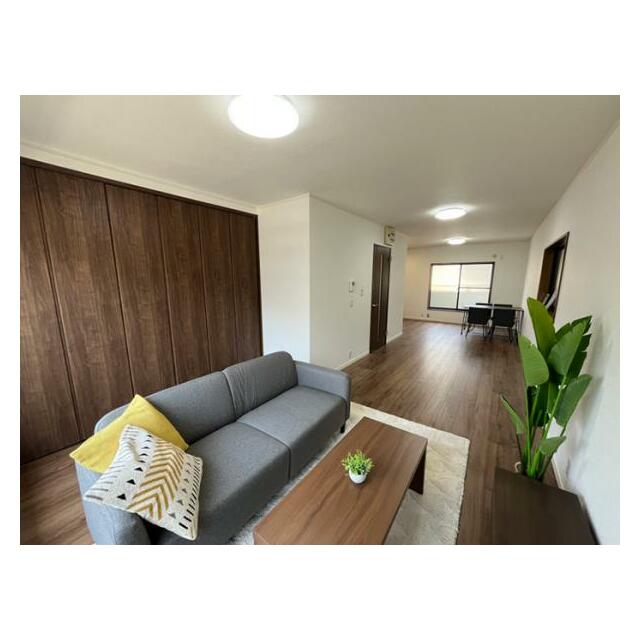 リビング家具付きです。2