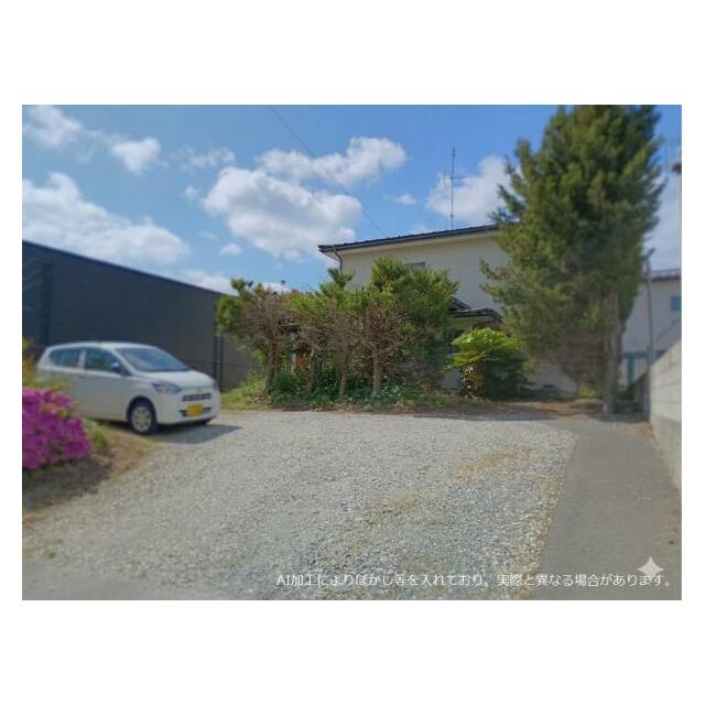 駐車場は複数台停められるぐらいの広さがあります。
