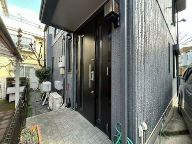 内装と外壁の色が統一されていておしゃれです。