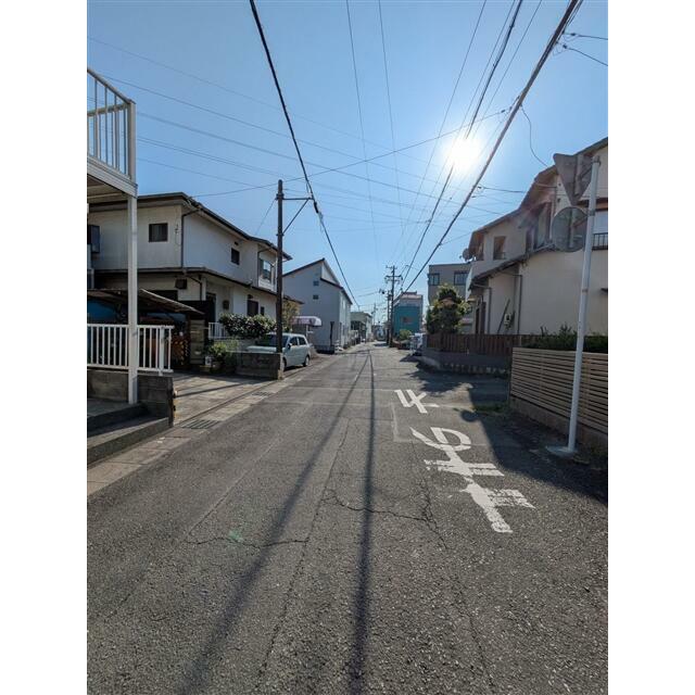 前面道路(北東側から)