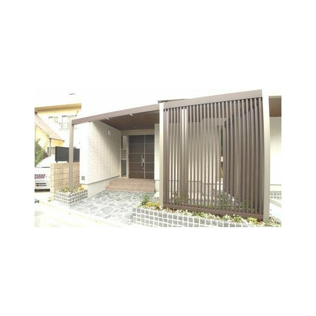 建物玄関付近の様子