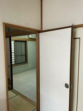 襖や障子を張り替えることで、表情の変化を楽しめます。