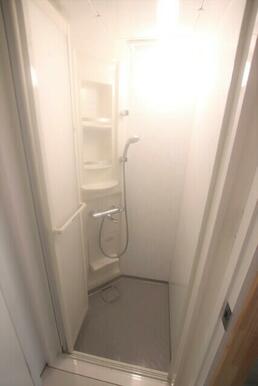 ★シャワールーム　※浴槽の設置はございません。