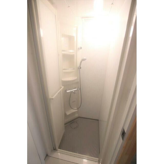 ★シャワールーム　※浴槽の設置はございません。