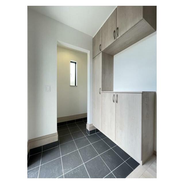 家族の靴がしまえるシューズボックス付き！SICにはベビーカーや子供の遊び道具なども収納できますよ＾＾