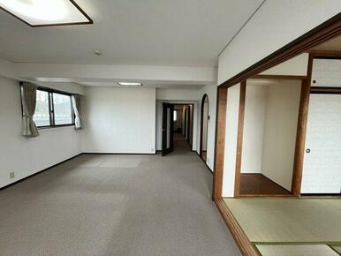 ゆったりとした居間です