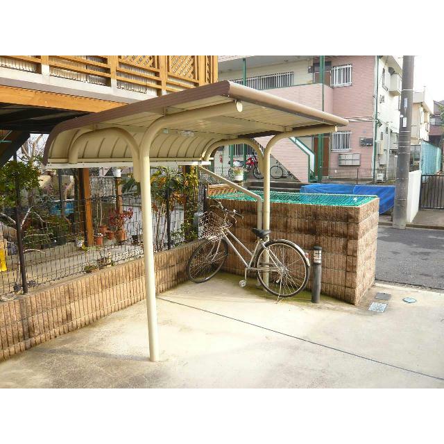 専用の屋根付き駐輪場もあります。