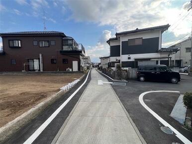 西側道路