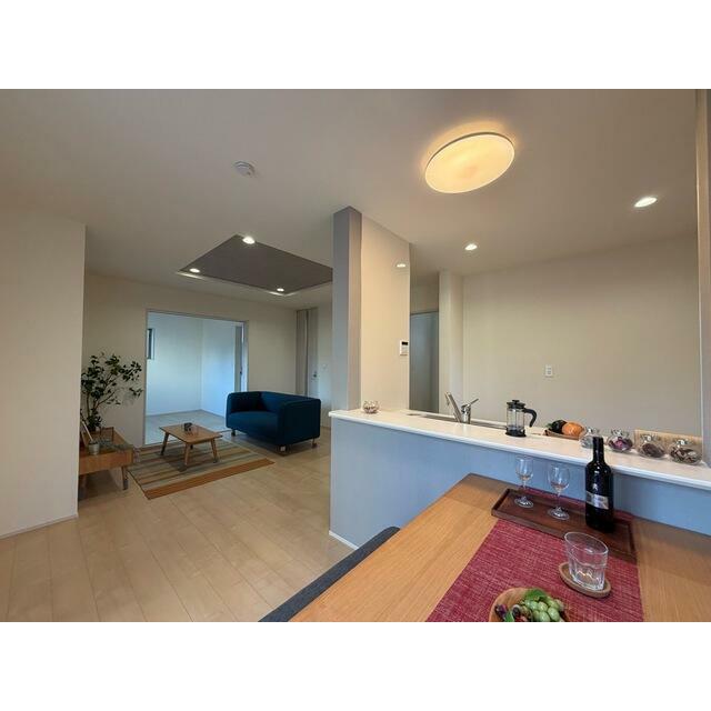 リラックスできる場所だからリビングは家具＆レイアウトにこだわりたい！（3号棟）