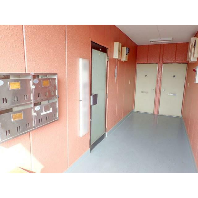 玄関前※以前募集時撮影