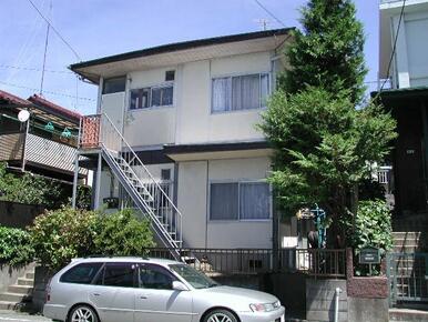 閑静な住宅地の角部屋です