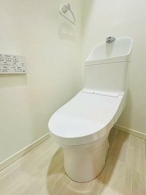 新品交換済のトイレ