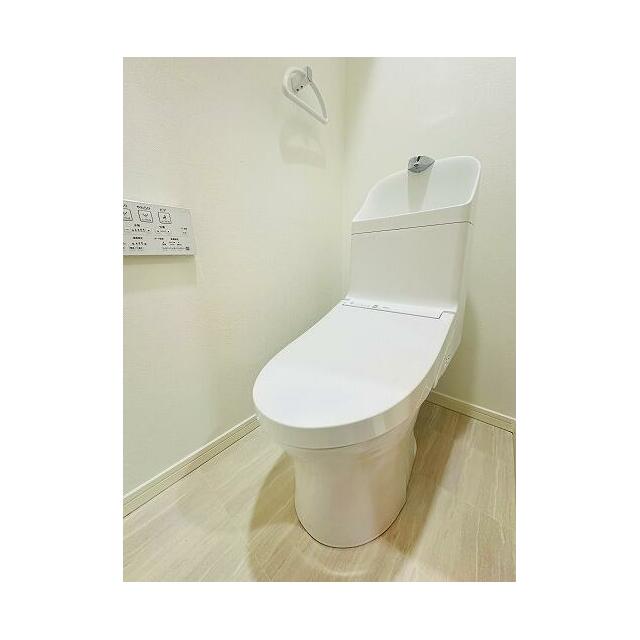 新品交換済のトイレ