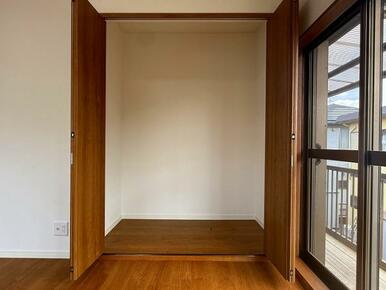 「2階洋室1」収納2