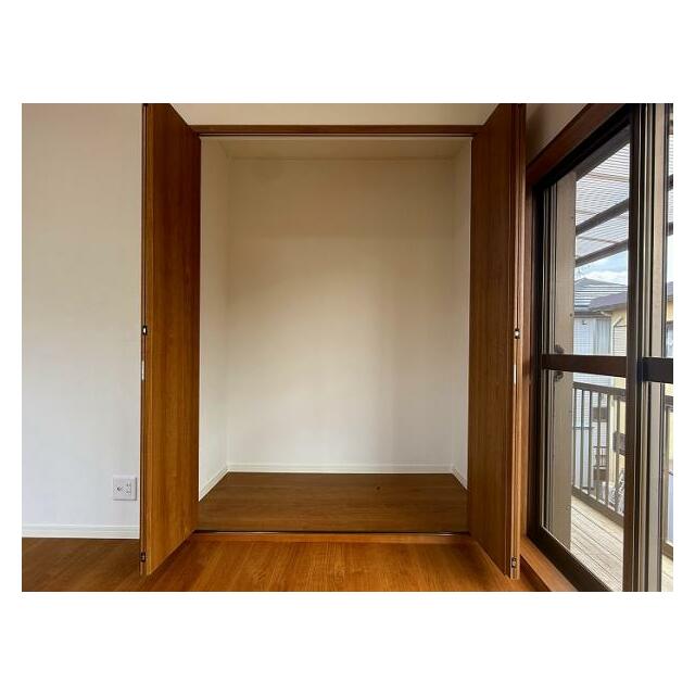 「2階洋室1」収納2