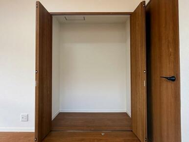 「2階洋室2」収納