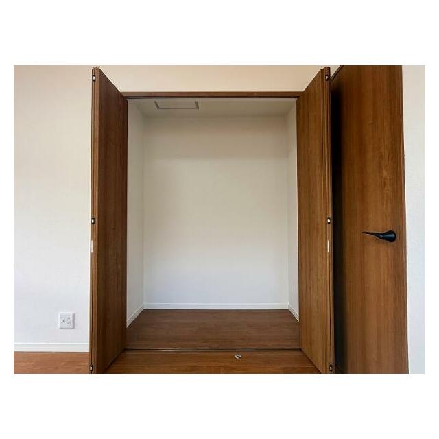 「2階洋室2」収納